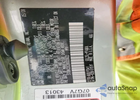 2008 Toyota Sienna Xle z USA, uszkodzony, nr VIN 5TDBK22C28S020622